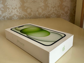 iPhone 15 Green