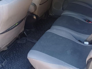Toyota Avensis Verso foto 9
