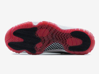 Nike Air Jordan 11 Black/Red Unisex foto 9