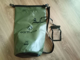 Водонепроницаемый рюкзак для любителей активного отдыха EarthPak 20L