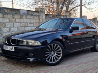 BMW 5 Series foto 1