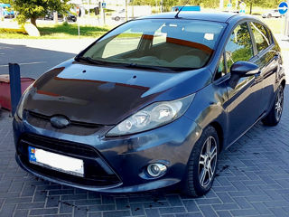 Ford Fiesta foto 1