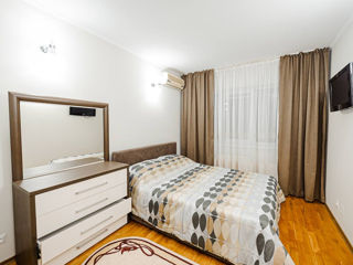 Apartament cu 2 camere, 119 m², Centru, Chișinău foto 1