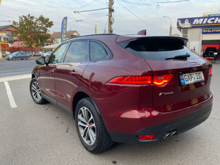 Jaguar F-PACE foto 2