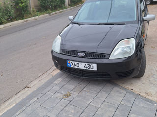 Ford Fiesta foto 2