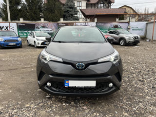 Toyota C-HR foto 2