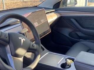 Tesla Model 3 foto 4