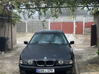 BMW 5 Series foto 3