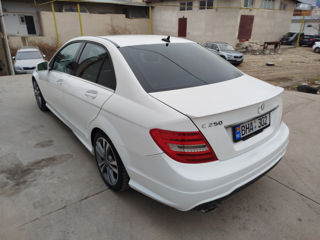 Mercedes C-Class foto 4