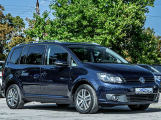 Volkswagen Touran foto 1