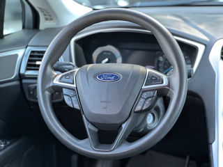 Ford Fusion foto 9