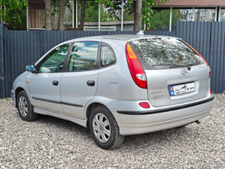 Nissan Almera Tino foto 3
