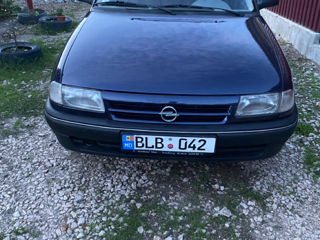 Opel Astra foto 2