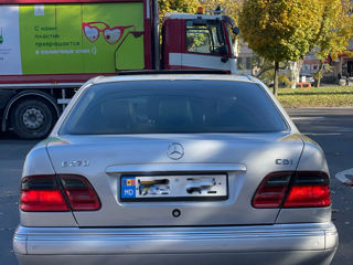 Mercedes E-Class foto 4