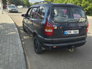 Opel Zafira foto 5