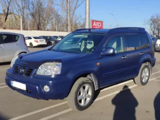 Nissan X-Trail foto 2