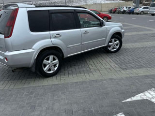 Nissan X-Trail foto 2