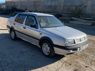 Volkswagen Vento foto 2