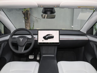 Tesla Model Y foto 5