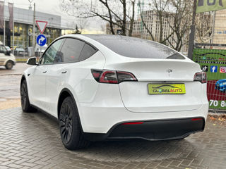 Tesla Model Y foto 6