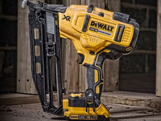 Pistol pneumatic dewalt dcn660n/пистолет гвоздезабивной аккумуляторный бесщёточный dewalt dcn660n foto 6