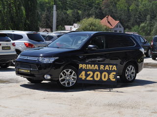 Mitsubishi Outlander foto 2