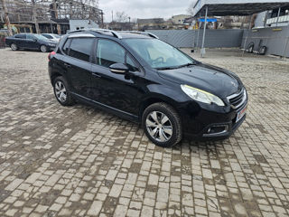 Peugeot 2008 foto 8