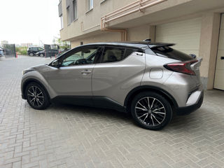 Toyota C-HR foto 3