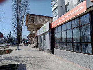 Arenda Magazin in centru orasul causeni 153 mp foto 3