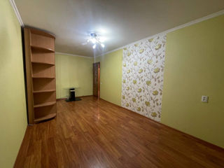 Apartament cu 2 camere, 51 m², Botanica, Chișinău foto 2