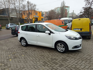 Renault Grand Scenic foto 2