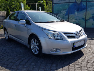 Toyota Avensis foto 1