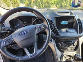 Ford Kuga foto 8