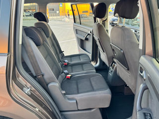 Volkswagen Touran foto 16