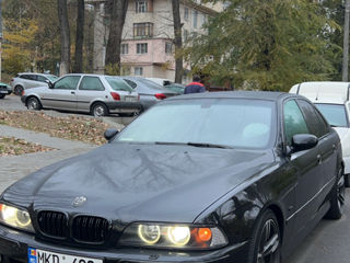 BMW 5 Series foto 3