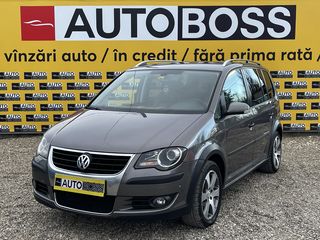 Volkswagen Touran foto 1