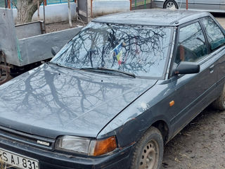 Mazda 323 foto 4