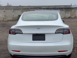 Tesla Model 3 foto 5