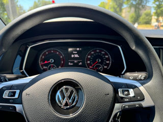 Volkswagen Jetta foto 9