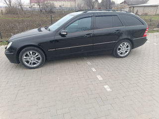 Mercedes C-Class Wagon foto 7