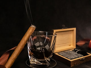 Un set elegant de pietre pentru whisky - cadoul perfect pentru cunoscători! foto 4