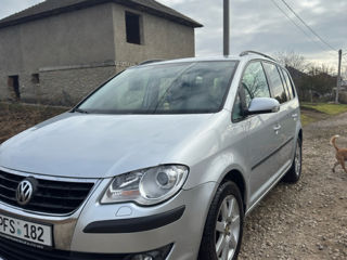 Volkswagen Touran foto 5