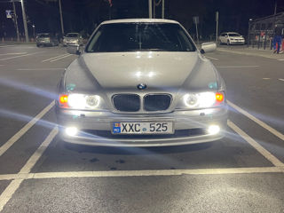 BMW 5 Series foto 8