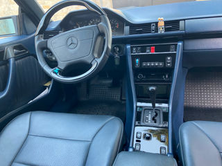 Mercedes Series (W124) foto 8