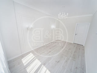 Apartament suprafața 86 mp 3 camere separate! sec. Centru str. Albișoara! Euro Reparație! foto 3