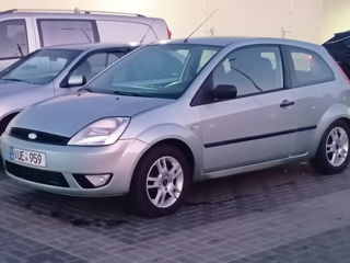 Ford Fiesta foto 4