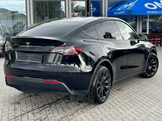 Tesla Model Y foto 4