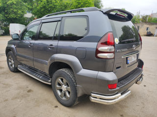 Toyota Land Cruiser Prado foto 3