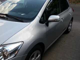 Toyota Auris foto 1