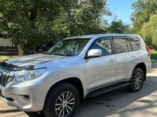 Toyota Land Cruiser Prado foto 2